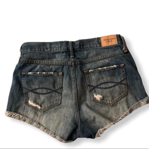 🎉SOLD🎉Abercrombie & Fitch Jean Shorts - Picture 3 of 4